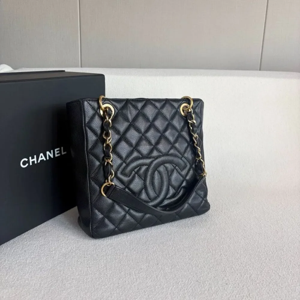 CHANEL brand color